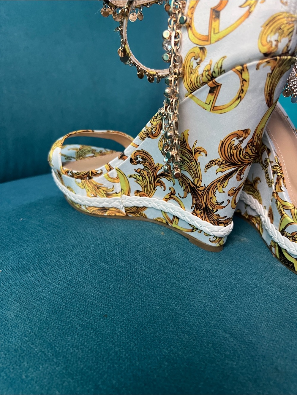 Women's White and Gold Embellished Gold Wedge Sandals Size 9.5 - Picture 7 of 7